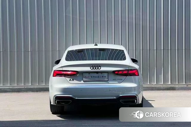 Audi A5 2021 Белый из Китая