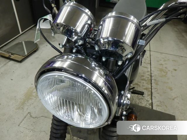 Проданный Yamaha SR400 id 3999786 из Японии