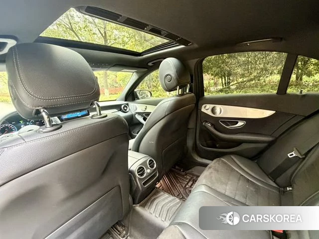 Mercedes-Benz Class C 2021 Зеленый из Китая