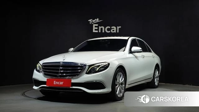 Mercedes-Benz E-Class W213 2018 Белый из Кореи