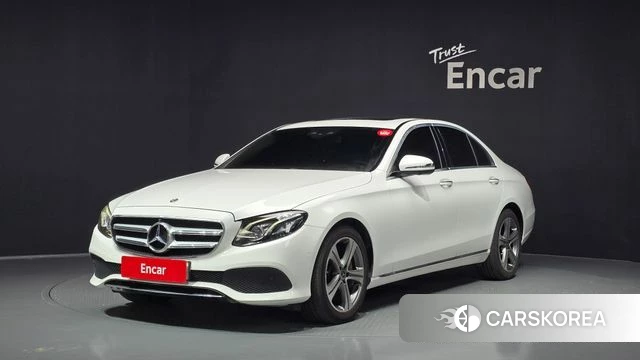 Mercedes-Benz E-Class W213 2018 Белый из Кореи