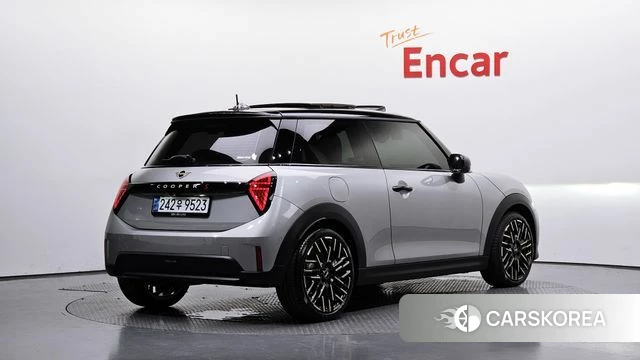 Mini Cooper S 4th Generation 2024 Серебристо-серый из Кореи