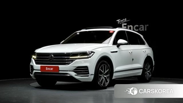 Volkswagen Touareg 3rd generation 2020 Белый из Кореи