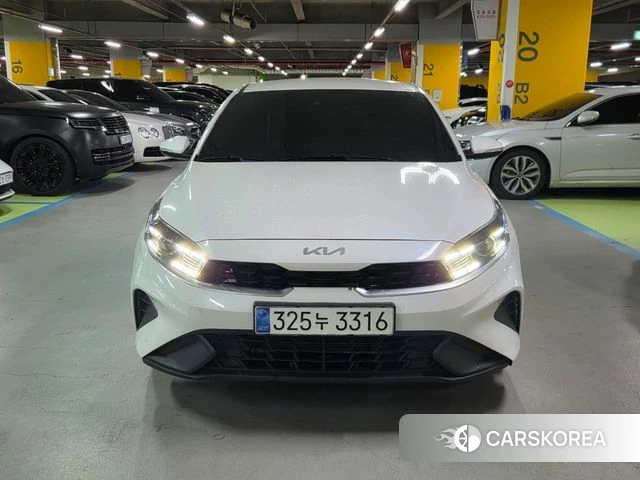 Kia The New K3 2nd generation 2024 Белый из Кореи