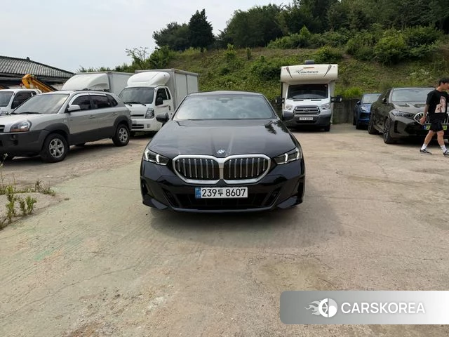 BMW 5 Series (G60) 2025 Черный из Кореи