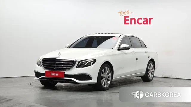Mercedes-Benz E-Class W213 2018 Белый из Кореи