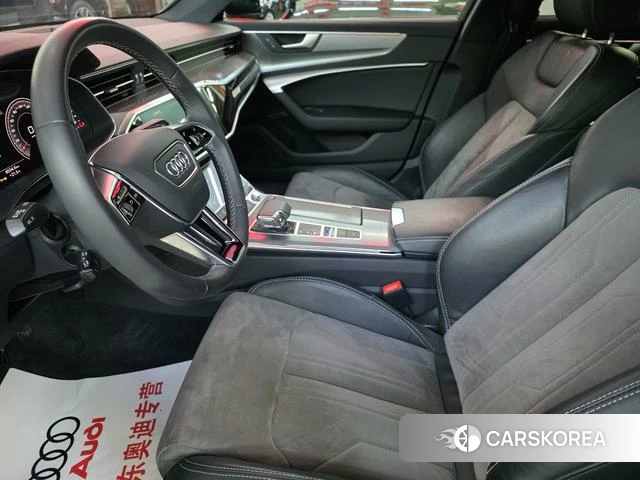 Audi A6L 2022 Черный из Китая