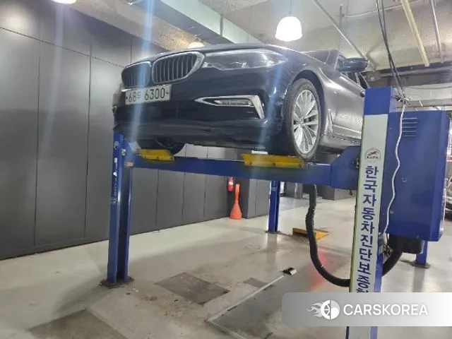 BMW 5 Series (G30) 2018 Синий из Кореи