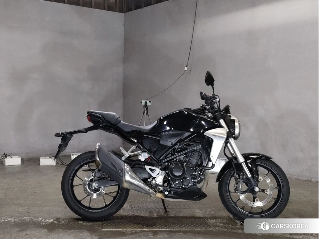 Проданный Honda CB250R 2018 из Японии, фото 2