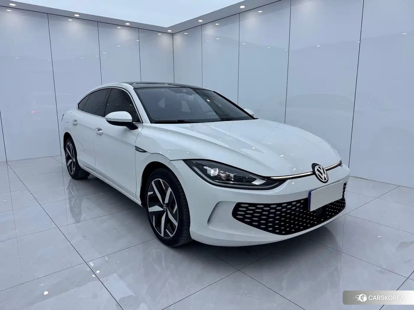 Volkswagen Lamando 2023 Белый из Китая
