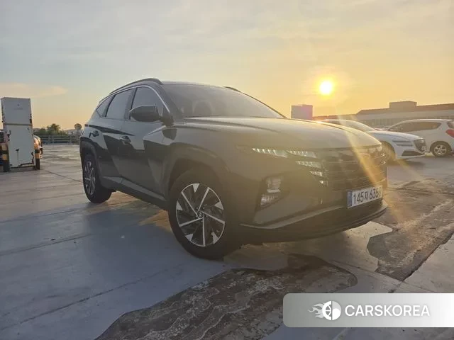 Hyundai Tucson (NX4) 2021 Темно-зеленый из Кореи