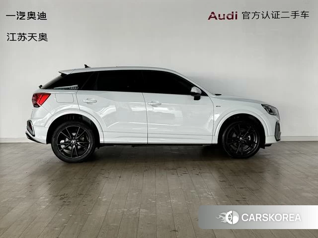 Audi Q2L 2023 Белый из Китая
