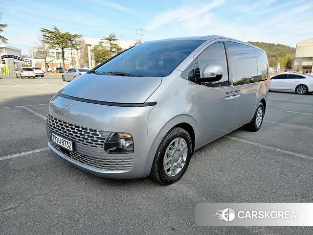 Hyundai Staria 2023 Серебряный из Кореи