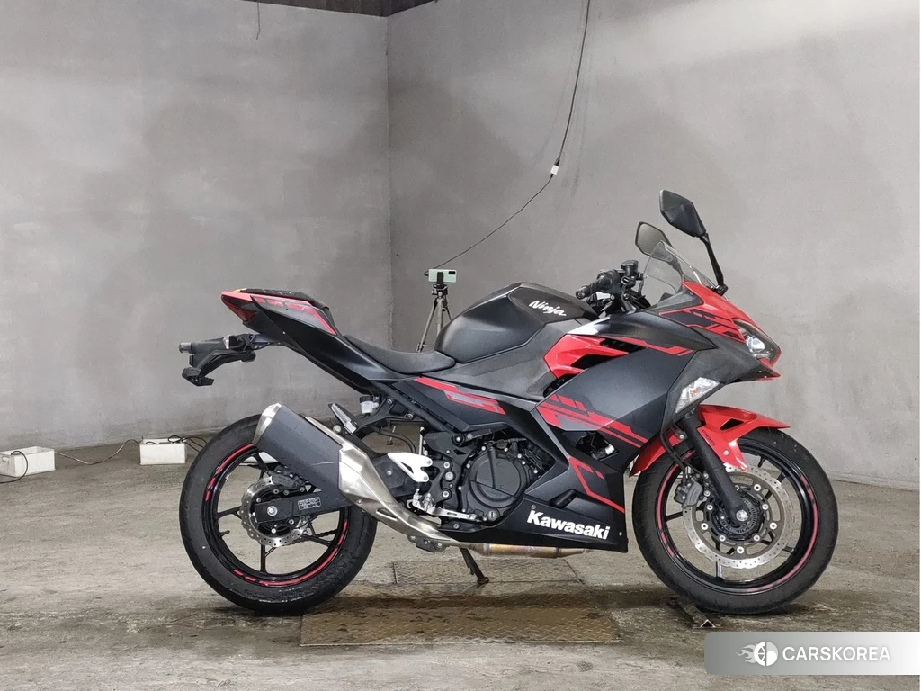 Проданный Kawasaki NINJA 250 2018 из Японии