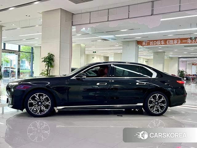 BMW 7 series 2023 Черный из Китая