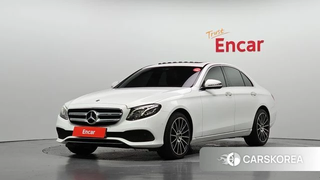Mercedes-Benz E-Class W213 2018 Белый из Кореи