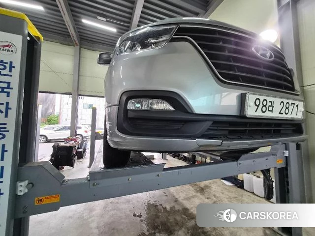 Hyundai The New Grand Starex 2018 Серебристо-серый из Кореи