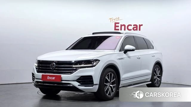 Volkswagen Touareg 3rd generation 2020 Белый из Кореи