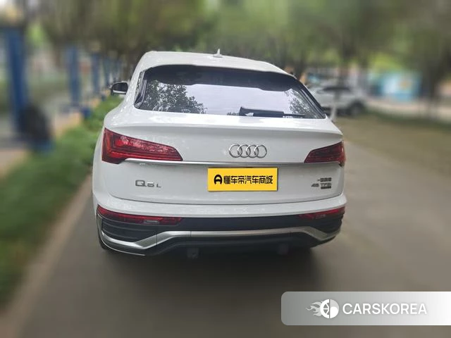 Audi Q5L Sportback 2021 Белый из Китая