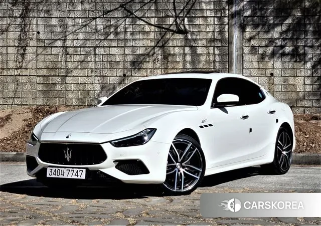Maserati Ghibli 2021 Белый из Кореи