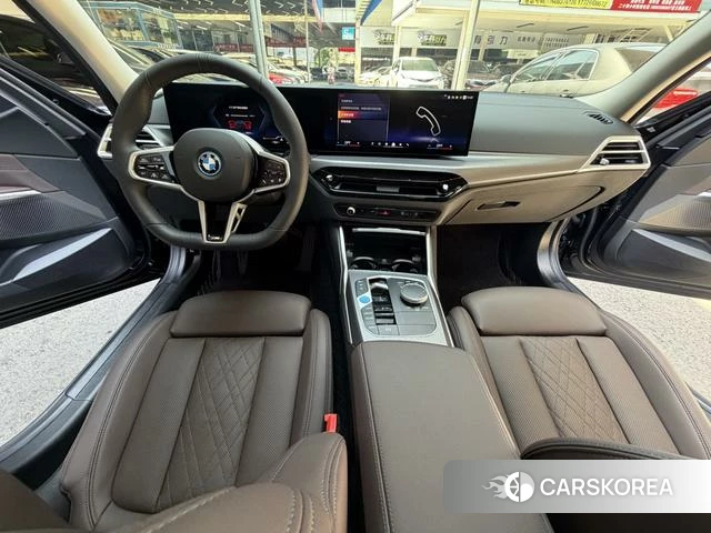 BMW i3 2025 Черный из Китая