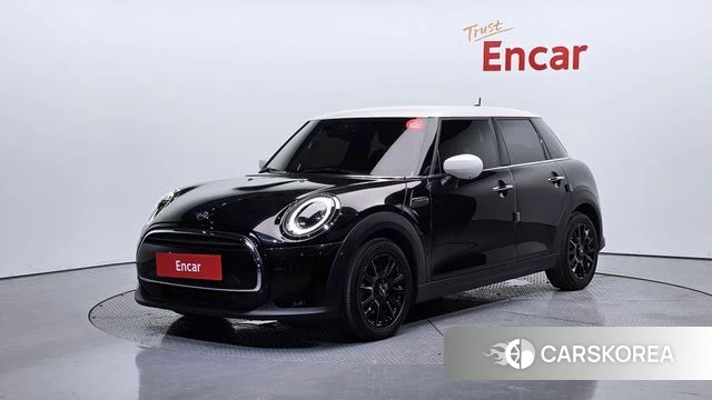 Mini Cooper 2024 Черный из Кореи