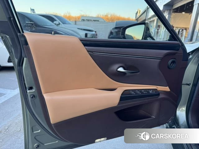 Lexus ES 2021 Зеленый из Китая