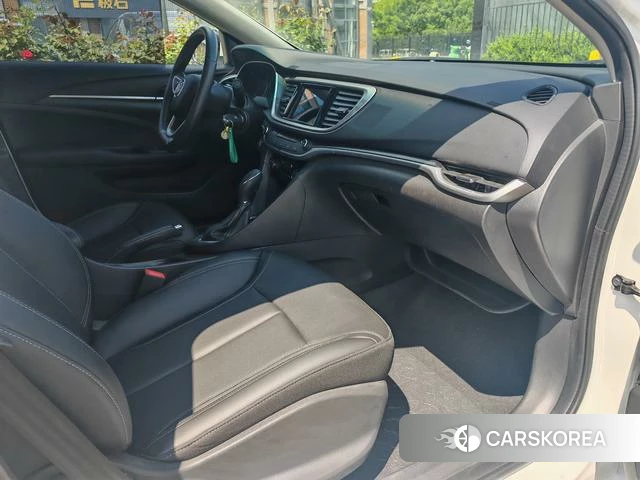 Buick Yinglang 2021 Белый из Китая