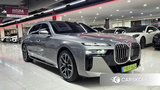 BMW 7 Series (G70) 2024 Серебряный из Кореи