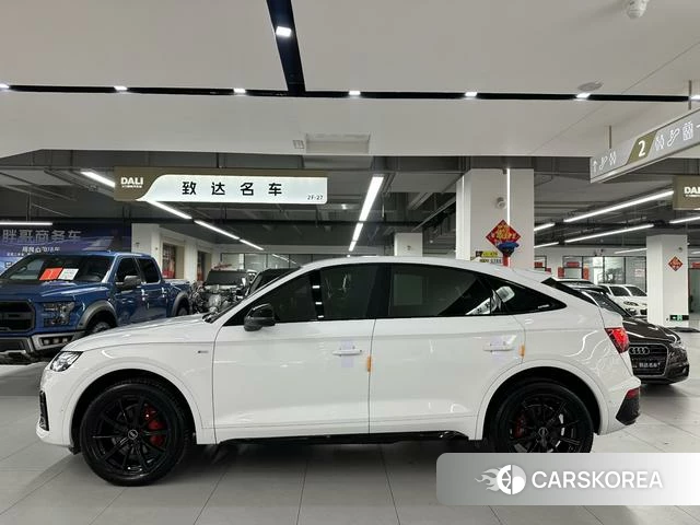 Audi Q5L Sportback 2021 Белый из Китая