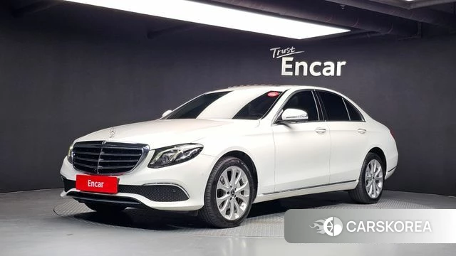 Mercedes-Benz E-Class W213 2018 Белый из Кореи