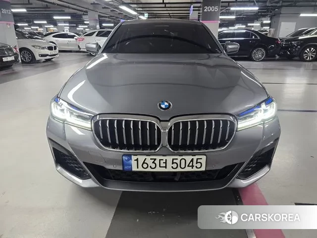 BMW 5 Series (G30) 2023 Серый из Кореи