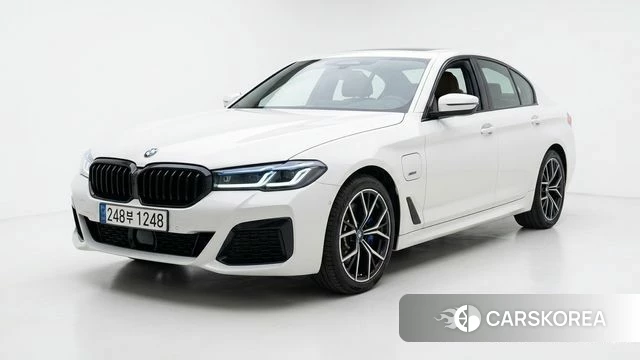 BMW 5 Series (G30) 2023 Белый из Кореи