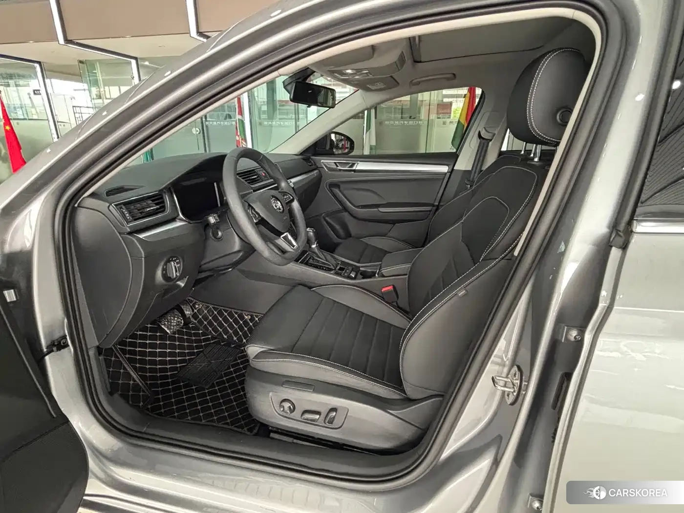 Skoda Superb 2023 Silver/gray из Китая
