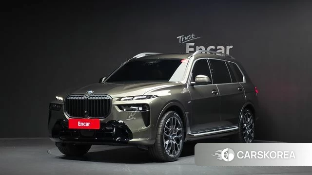 BMW X7 (G07) 2025 Темно-зеленый из Кореи