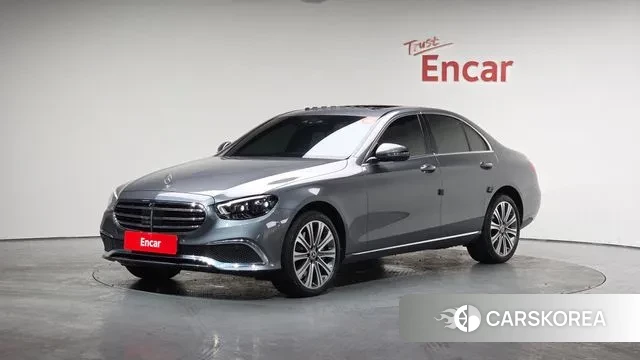 Mercedes-Benz E-Class W213 2023 Серый из Кореи