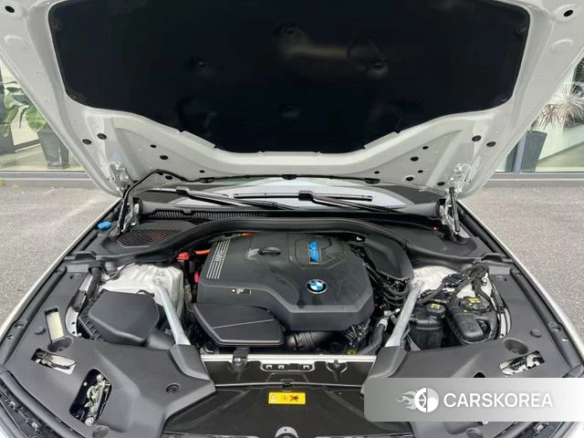 BMW 5 series PHEV 2021 Белый из Китая