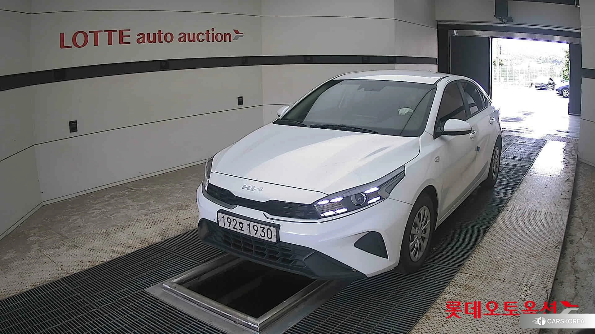 Kia K3 2022 Snow White Pearl из Кореи