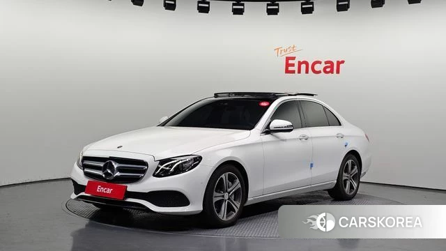 Mercedes-Benz E-Class W213 2018 Белый из Кореи