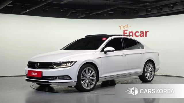 Volkswagen Passat GT (B8) 2018 Белый из Кореи