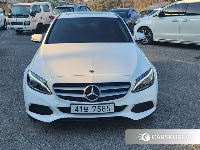 Mercedes-Benz C-Class W205 2018 Белый из Кореи