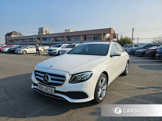 Mercedes-Benz E-Class W213 2018 Белый из Кореи