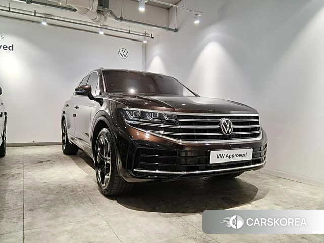 Volkswagen Touareg 3rd generation 2024 Коричневый из Кореи