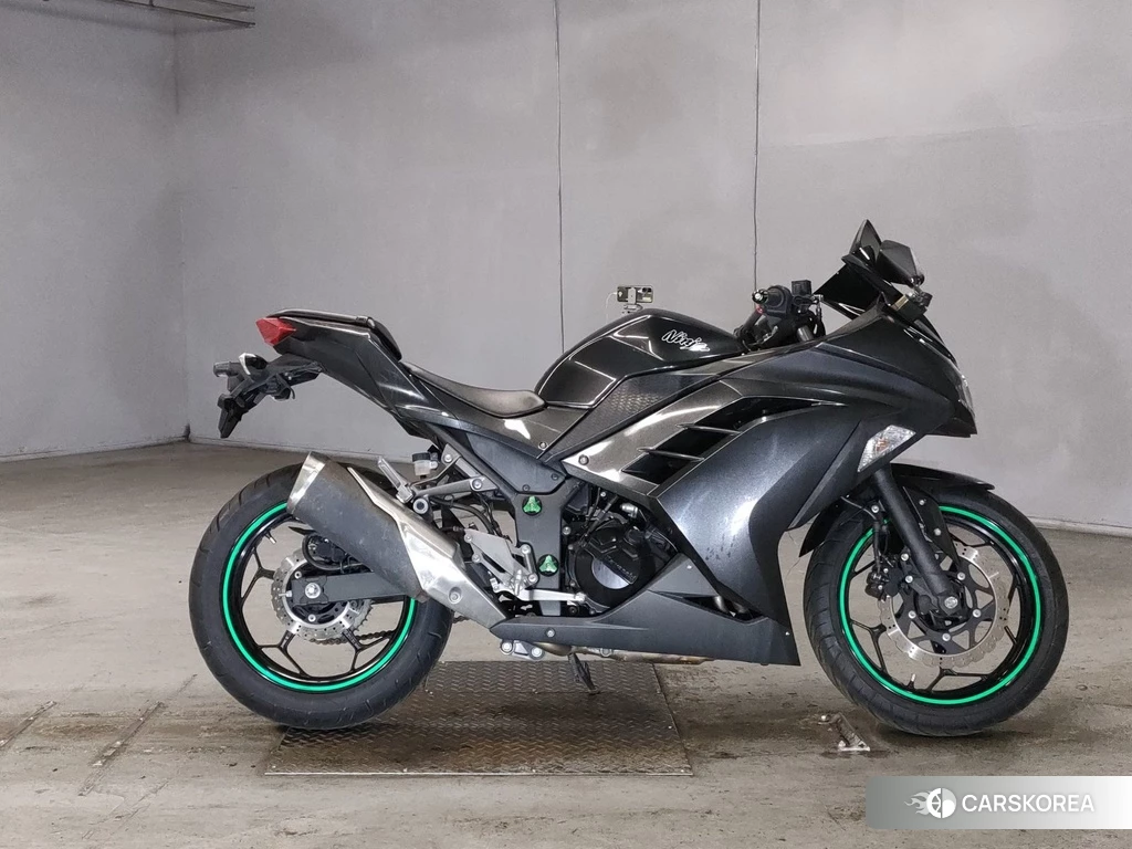 Проданный Kawasaki NINJA 250 2016 из Японии