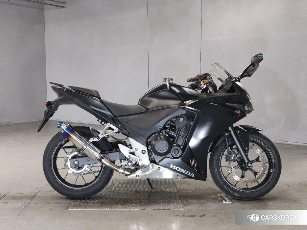 Проданный Honda CBR400R 2018 из Японии