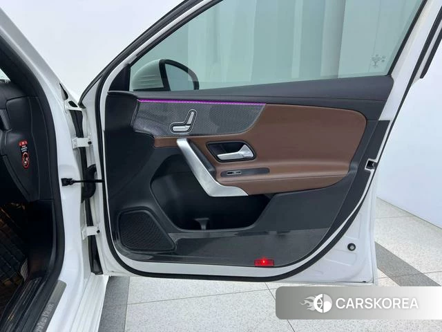 Mercedes-Benz Class A 2021 Белый из Китая