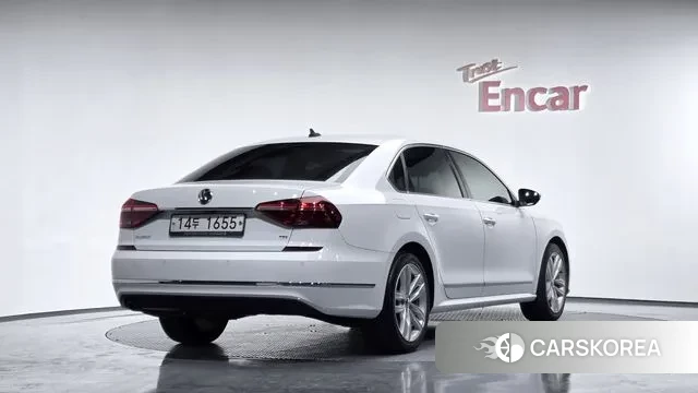 Volkswagen The New Passat 2018 Белый из Кореи