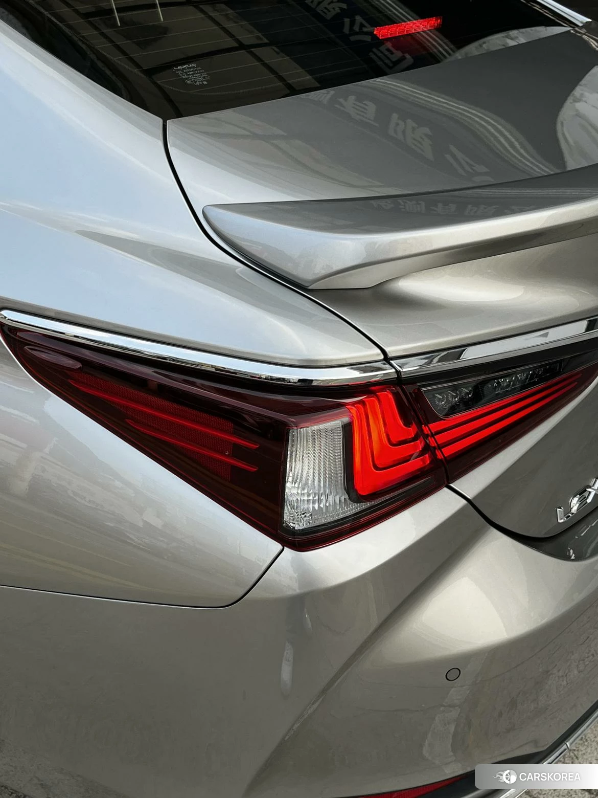 Lexus ES 2022 Серебристо-серый из Китая