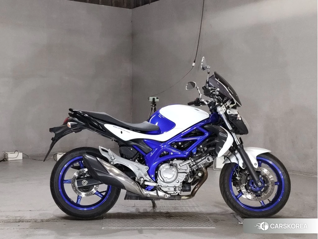 Проданный Suzuki GLADIUS 400 2012 из Японии