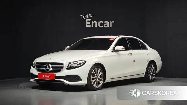 Mercedes-Benz E-Class W213 2019 Белый из Кореи